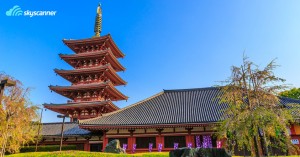 japan_tokyo__sensoji-temple_shutterstock_13623418_fb